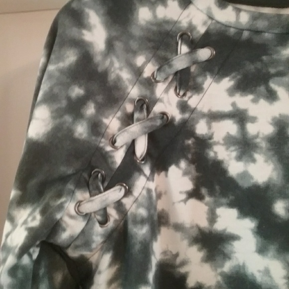 NWT a.n.a. Tie Dye Sweatshirt  L Firm Price* Last 1 - Picture 3 of 4